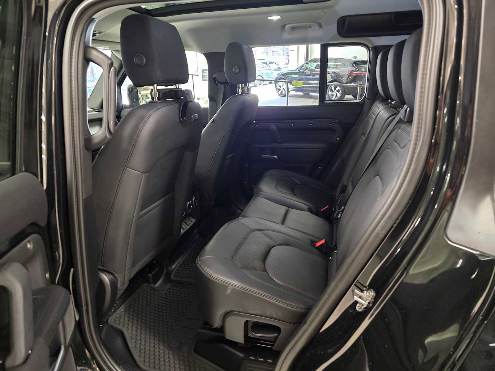 Used 2025 Land Rover Defender 110 S AWD/4WD image 19