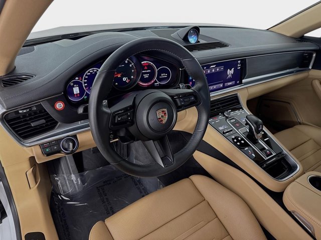 Used 2023 Porsche Panamera 4 Platinum Edition image 9