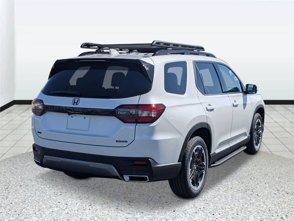 New 2026 Honda Pilot Touring image 3