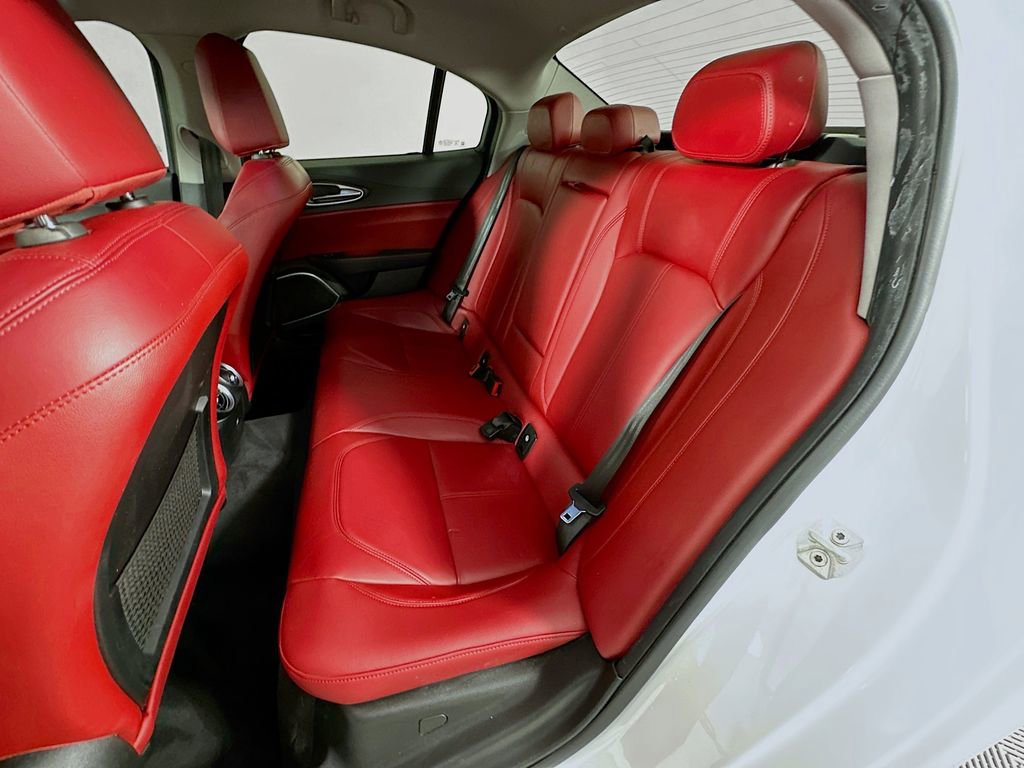Used 2019 Alfa Romeo Giulia image 23