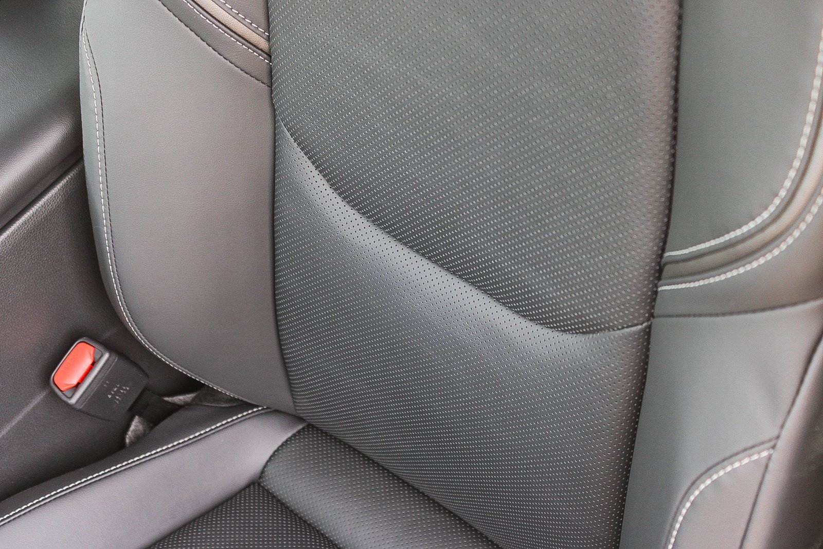 New 2026 Toyota Prius Plug-In Hybrid FWD image 25