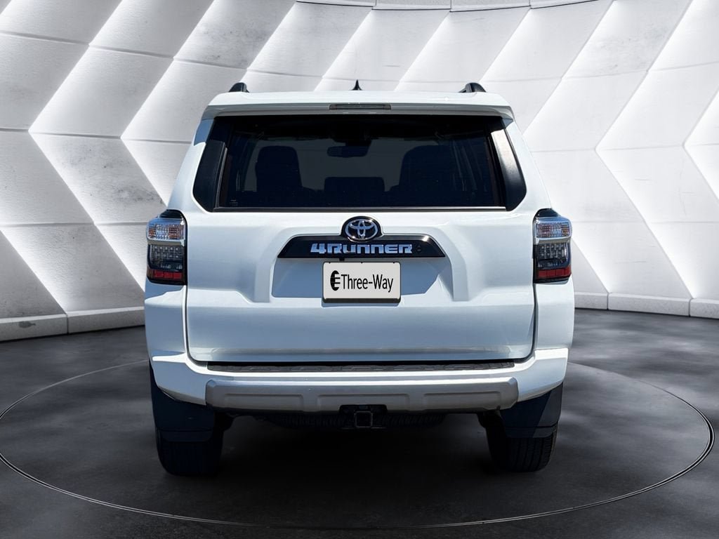 Used 2023 Toyota 4Runner TRD Off-Road Premium AWD/4WD image 4