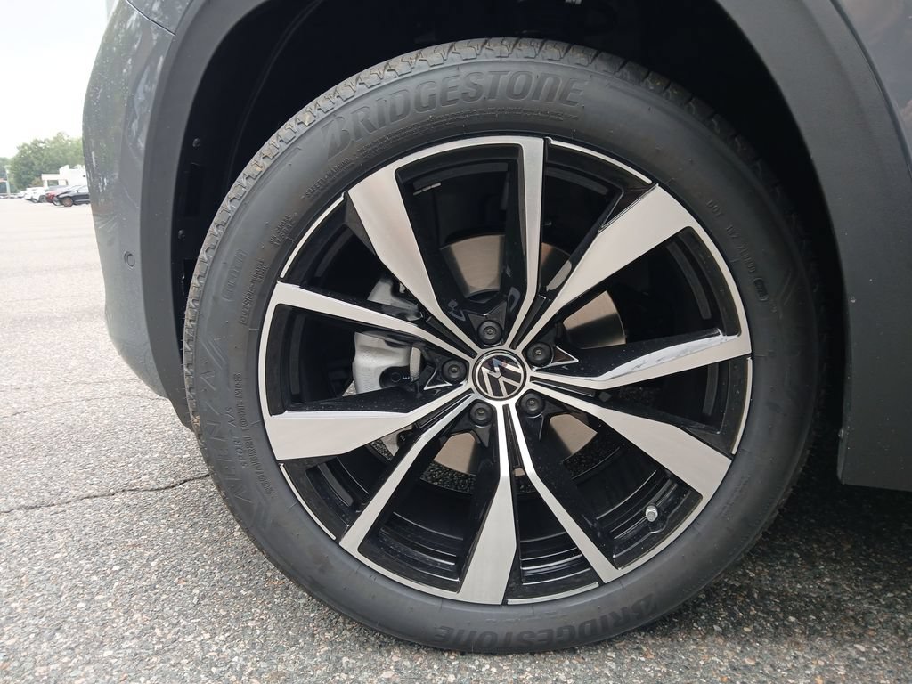 New 2026 Volkswagen Atlas Cross Sport SEL Premium R-Line AWD/4WD image 27