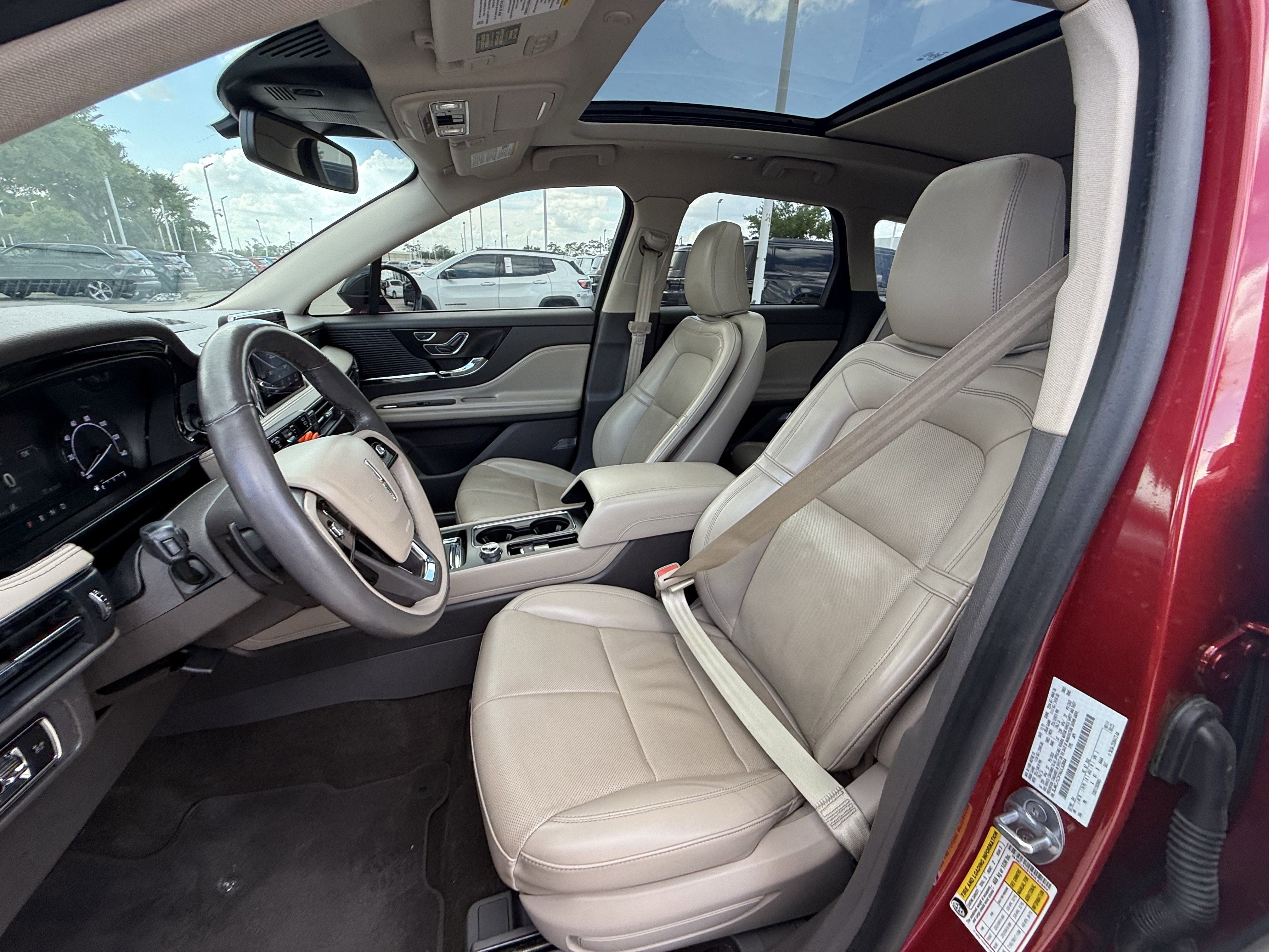 Used 2022 Lincoln Corsair FWD w/ Premium Package image 28