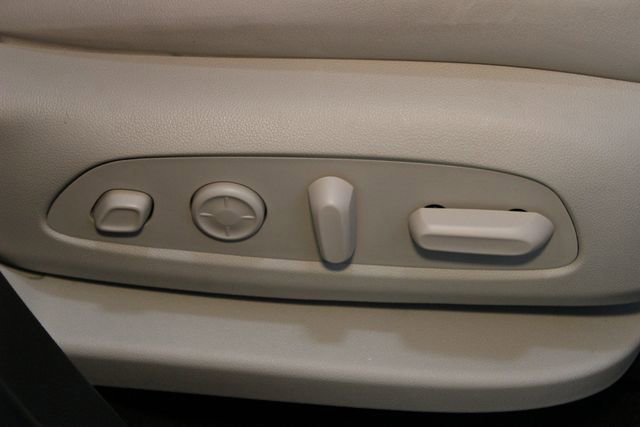 Used 2023 Buick Enclave Avenir w/ Avenir Technology Package AWD/4WD image 12