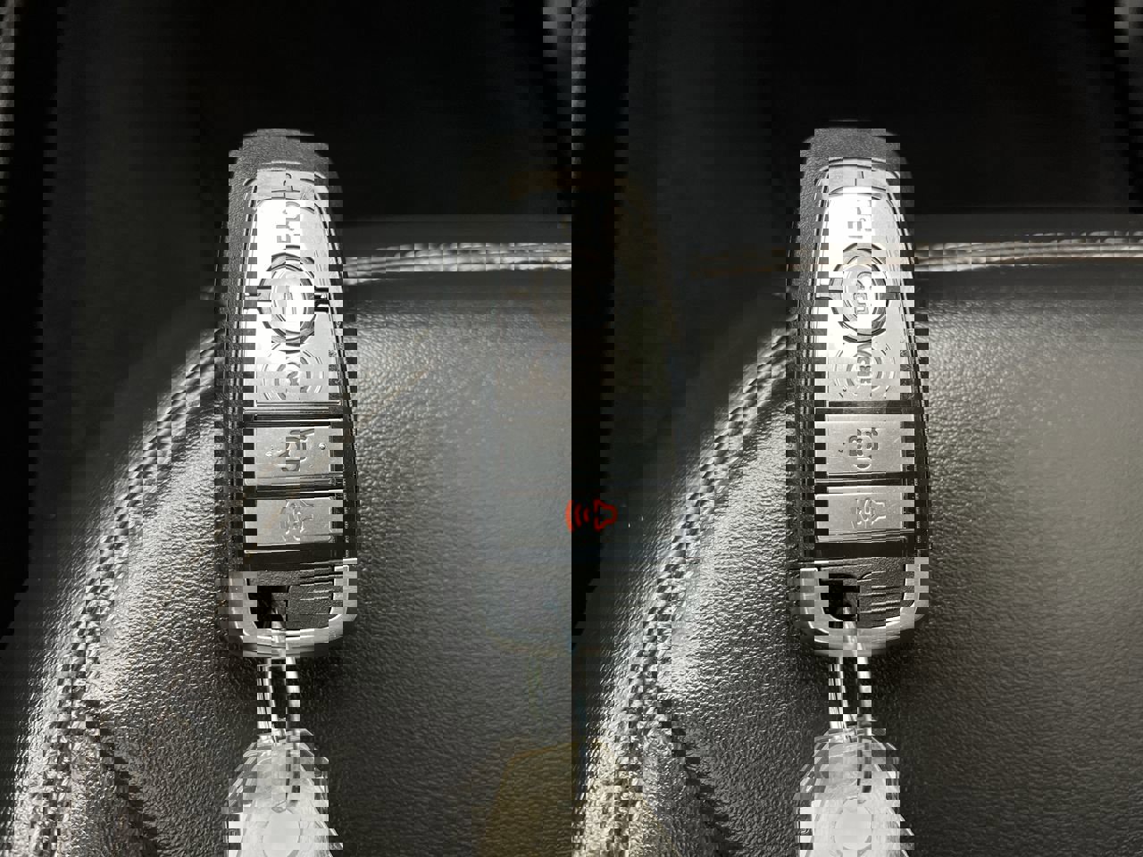 Used 2022 Ford Explorer XLT w/ Equipment Group 202A image 29