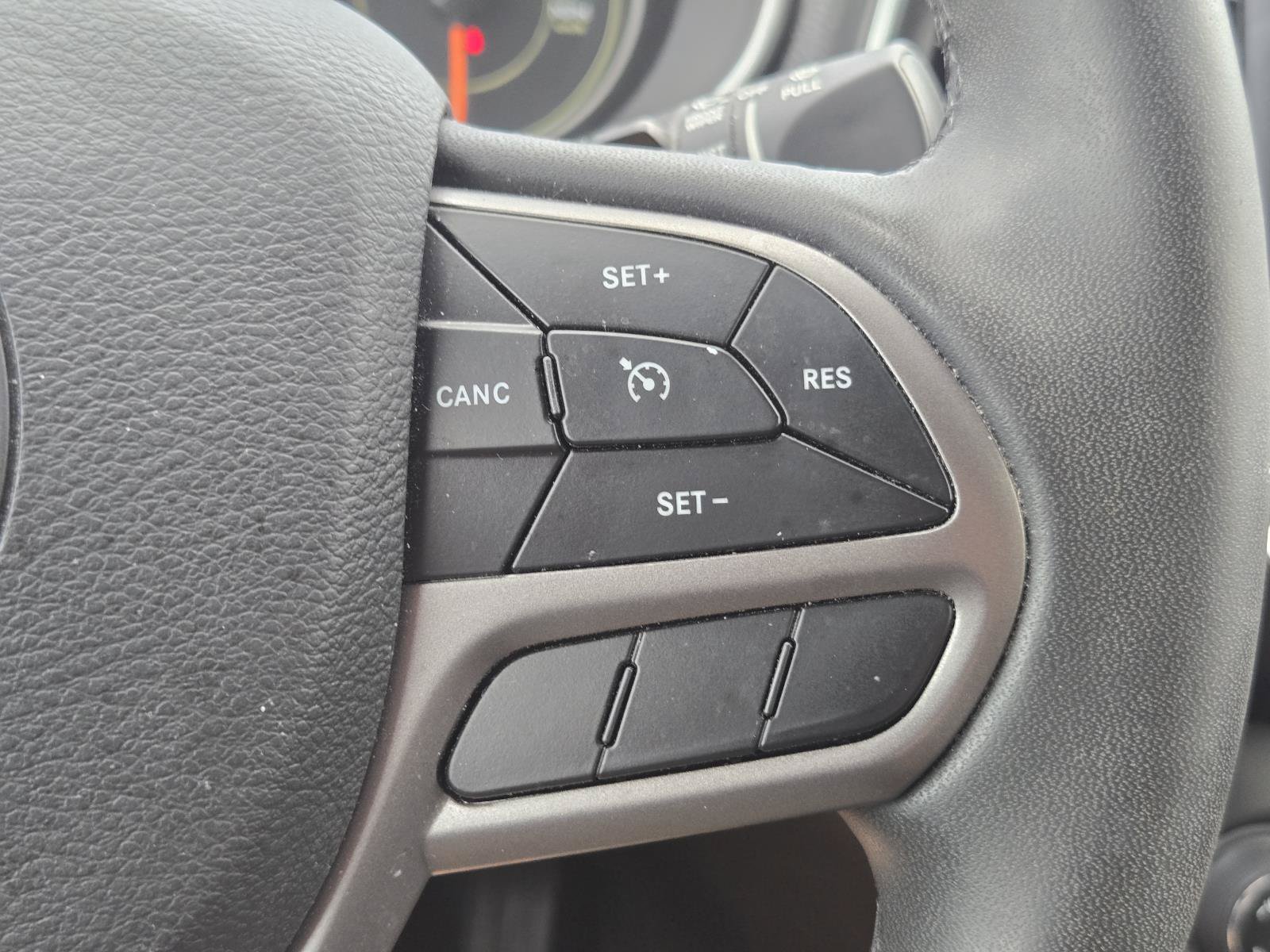 Used 2022 Jeep Cherokee Latitude Lux FWD image 24