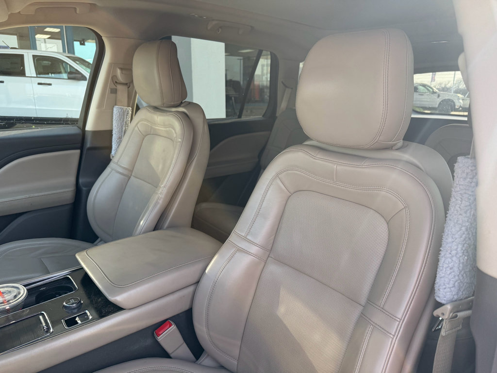 Used 2020 Lincoln Aviator Reserve w/ Equipment Group 201A image 10