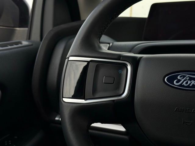 Used 2025 Ford Expedition Active image 8