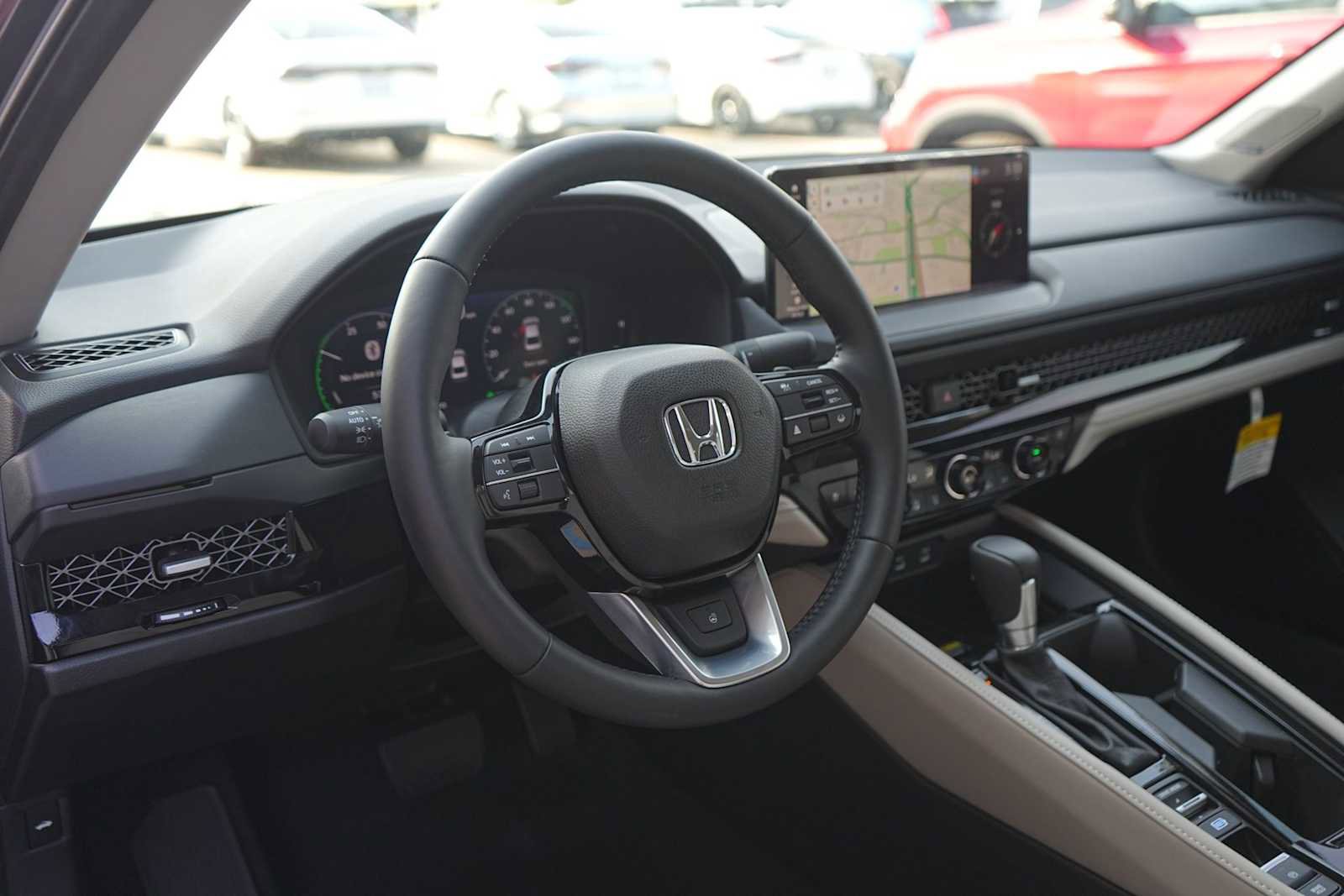 Used 2025 Honda Accord Touring image 2
