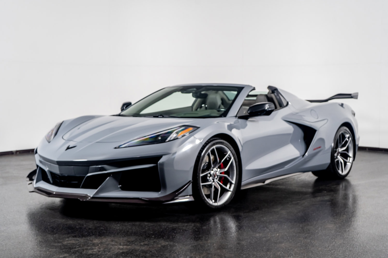 Used 2025 Chevrolet Corvette Z06 image 24