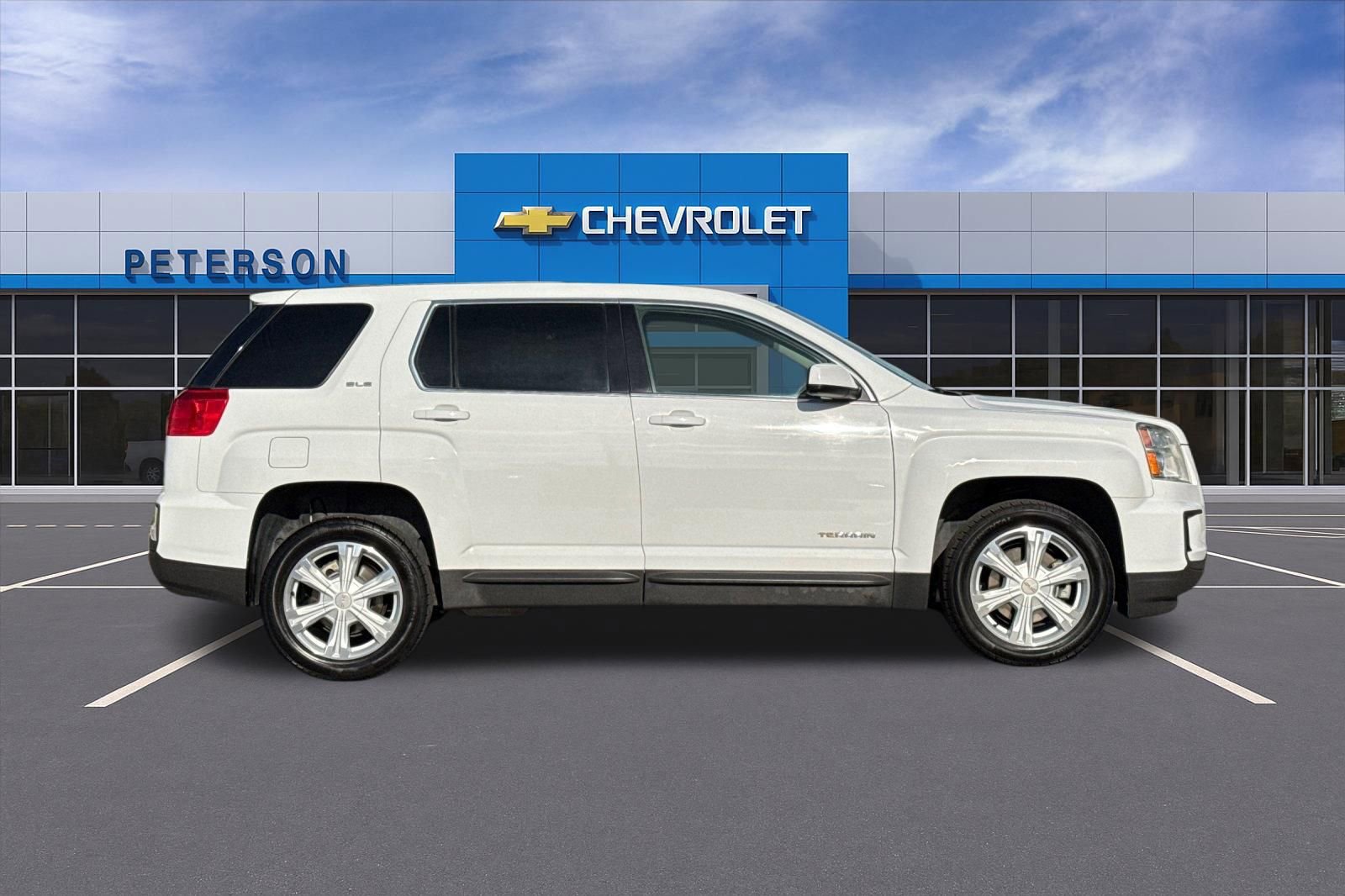 Used 2017 GMC Terrain SLE FWD image 3