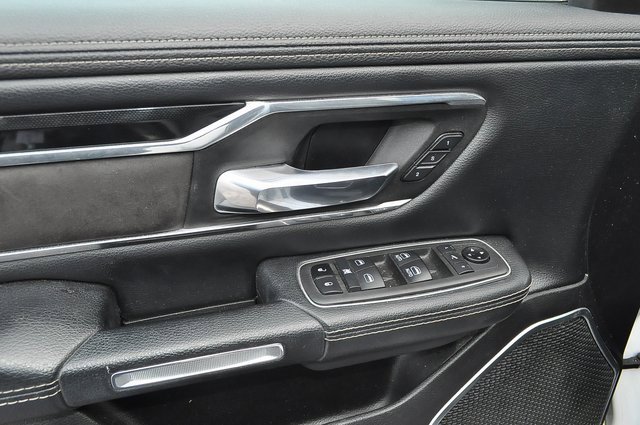Used 2021 RAM 1500 Laramie w/ Sport Appearance Package image 12