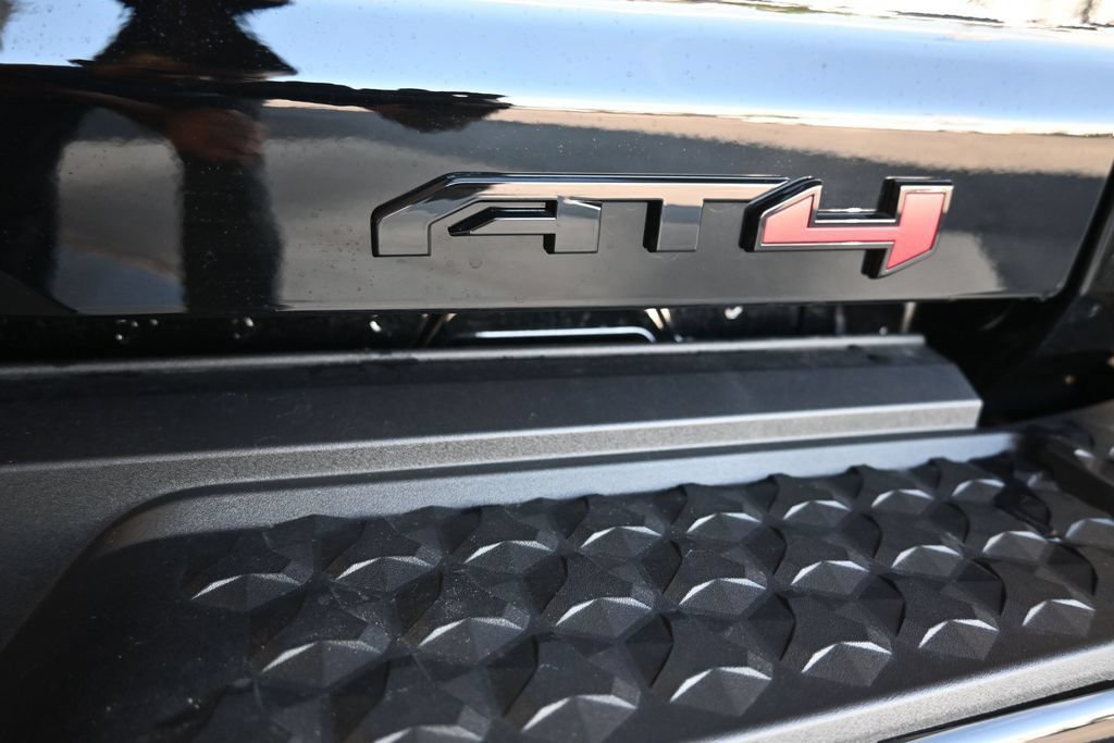 Used 2025 GMC Canyon AT4 w/ Nightfall Edition AWD/4WD image 20