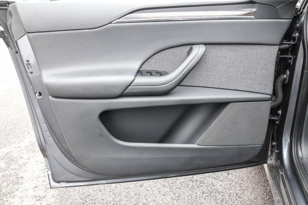 Used 2023 Tesla Model X image 23