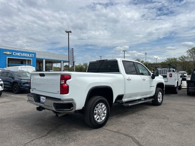 Used 2025 Chevrolet Silverado 2500 LT AWD/4WD image 3