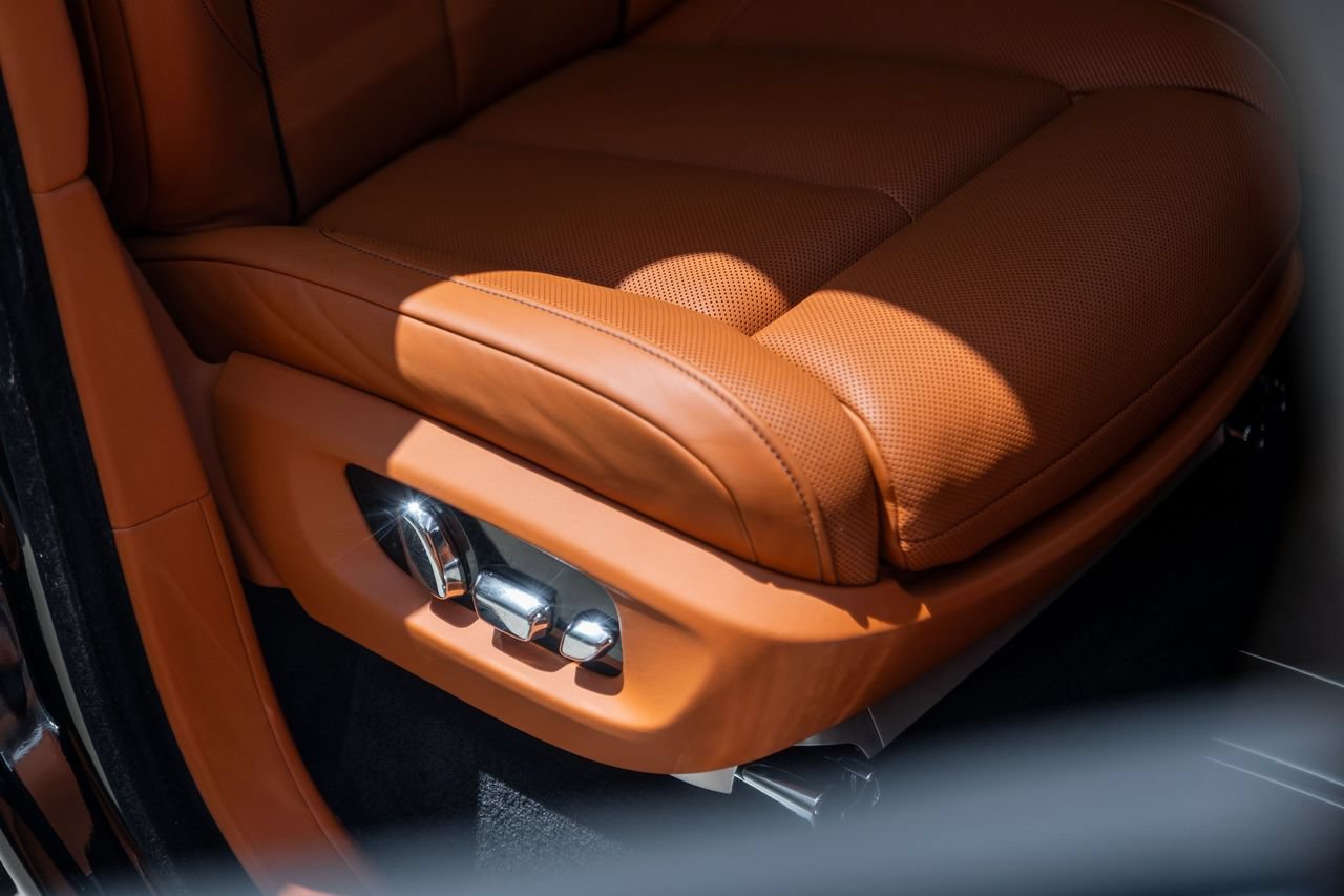 Certified 2025 Rolls-Royce Cullinan Black Badge w/ Leather Finishing Pack AWD/4WD image 49