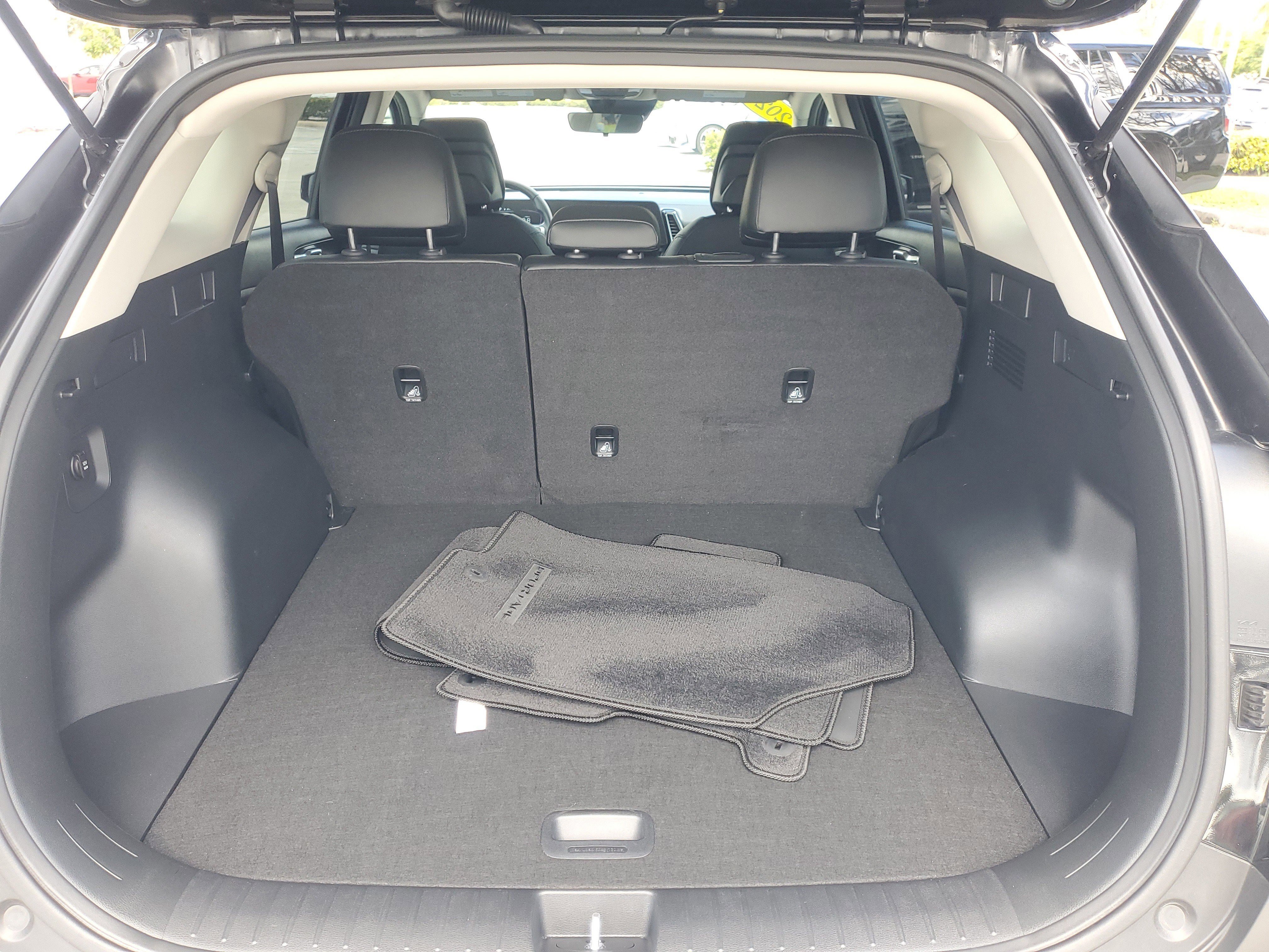 Used 2024 Kia Sportage EX image 9