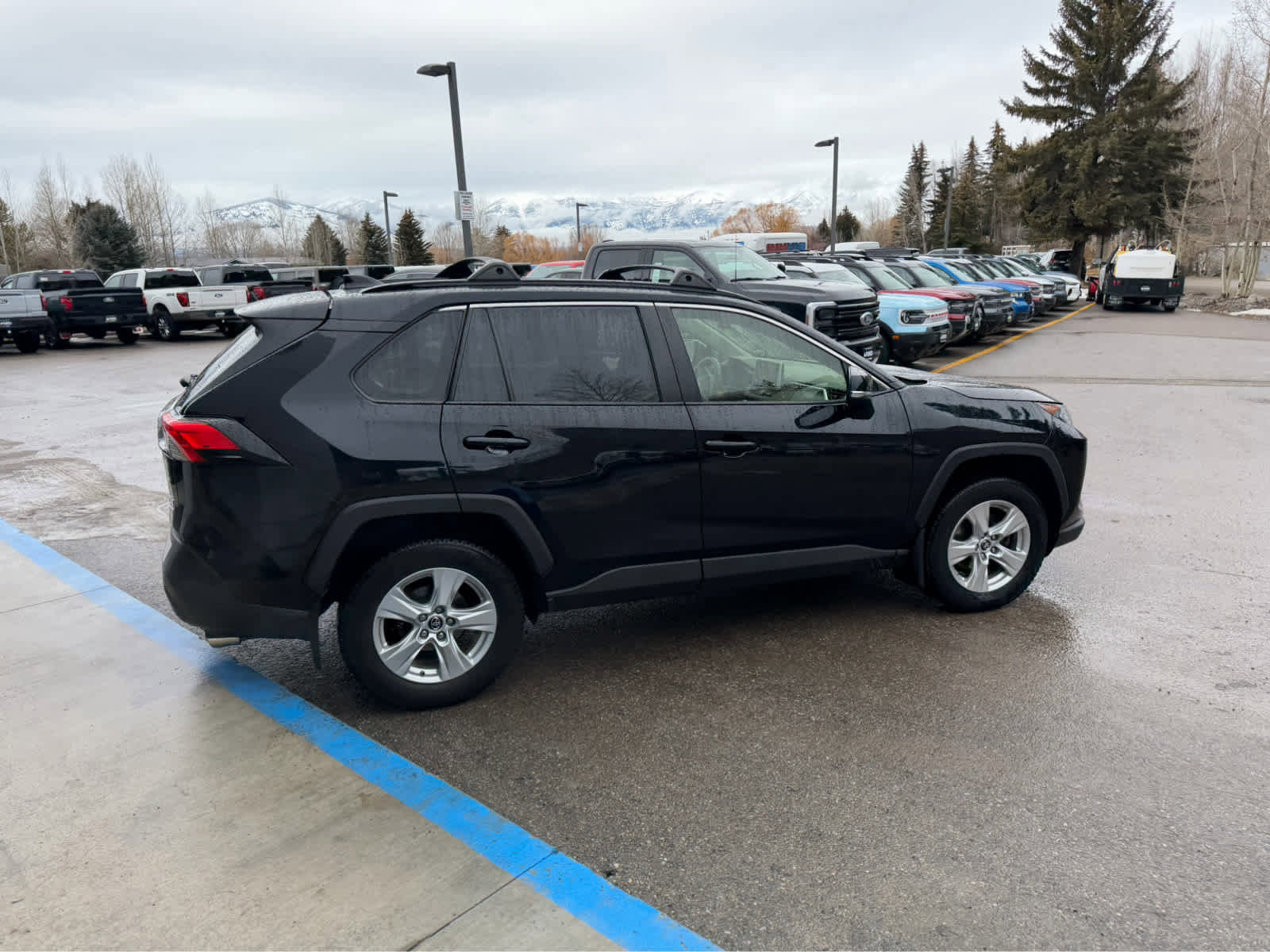 Used 2019 Toyota RAV4 XLE w/ Convenience Package image 10