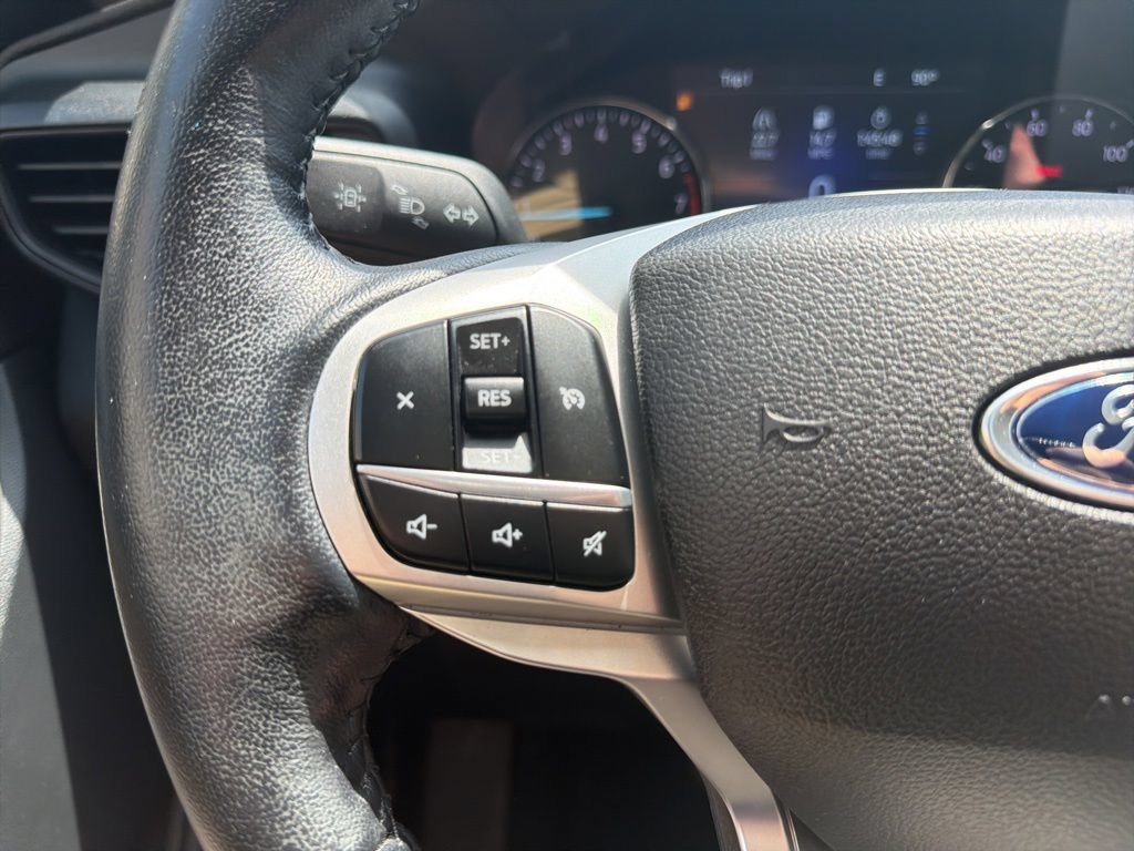 Used 2022 Ford Explorer XLT AWD/4WD image 27