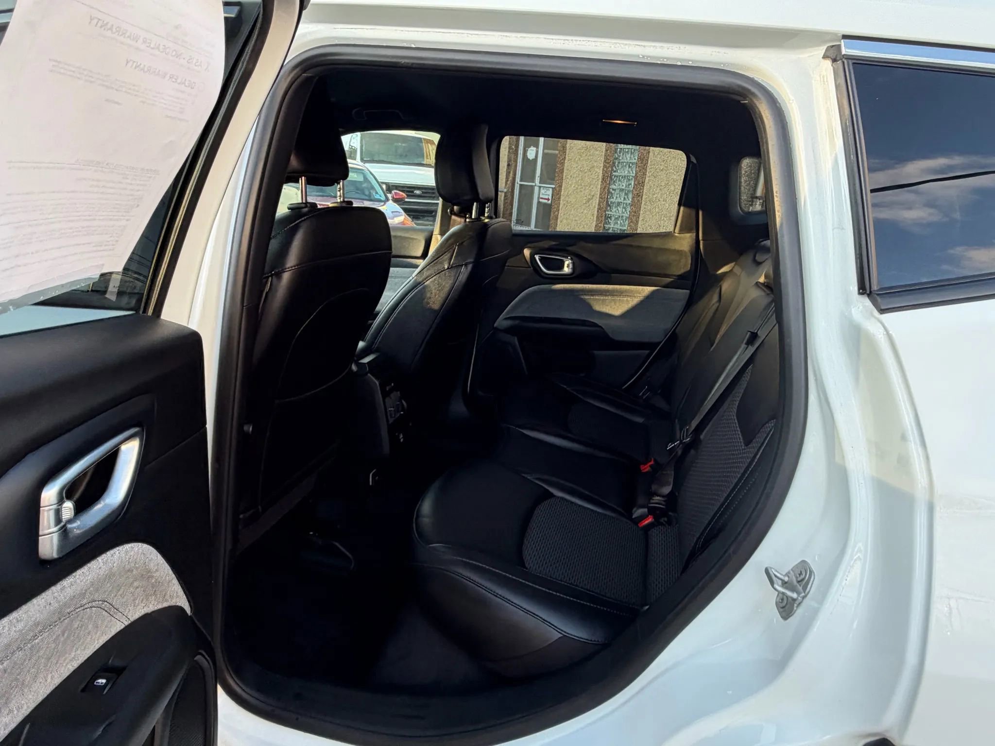 Used 2023 Jeep Compass Latitude image 25