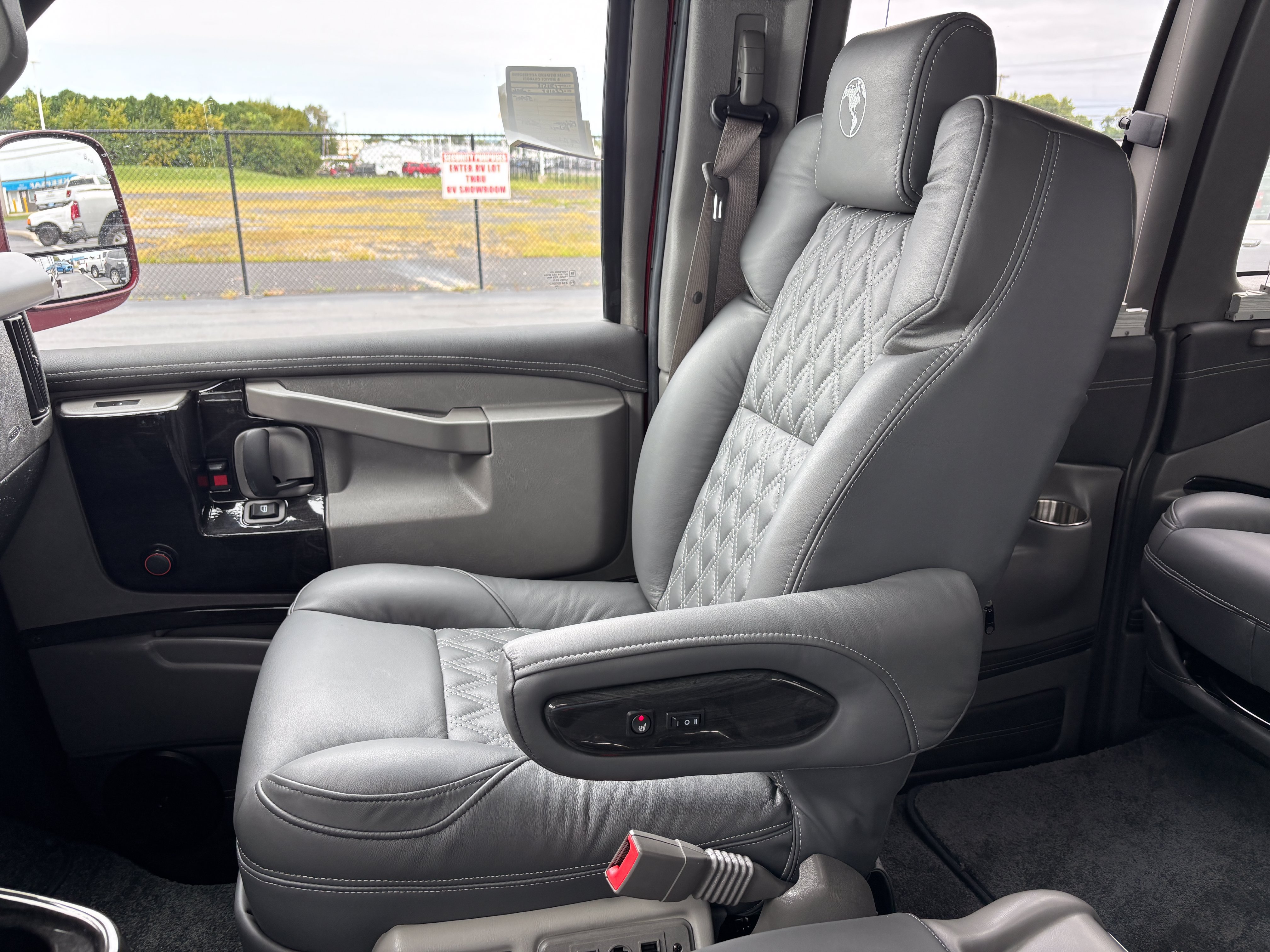 New 2026 GMC Savana 2500 w/ Driver Convenience Package RWD image 41