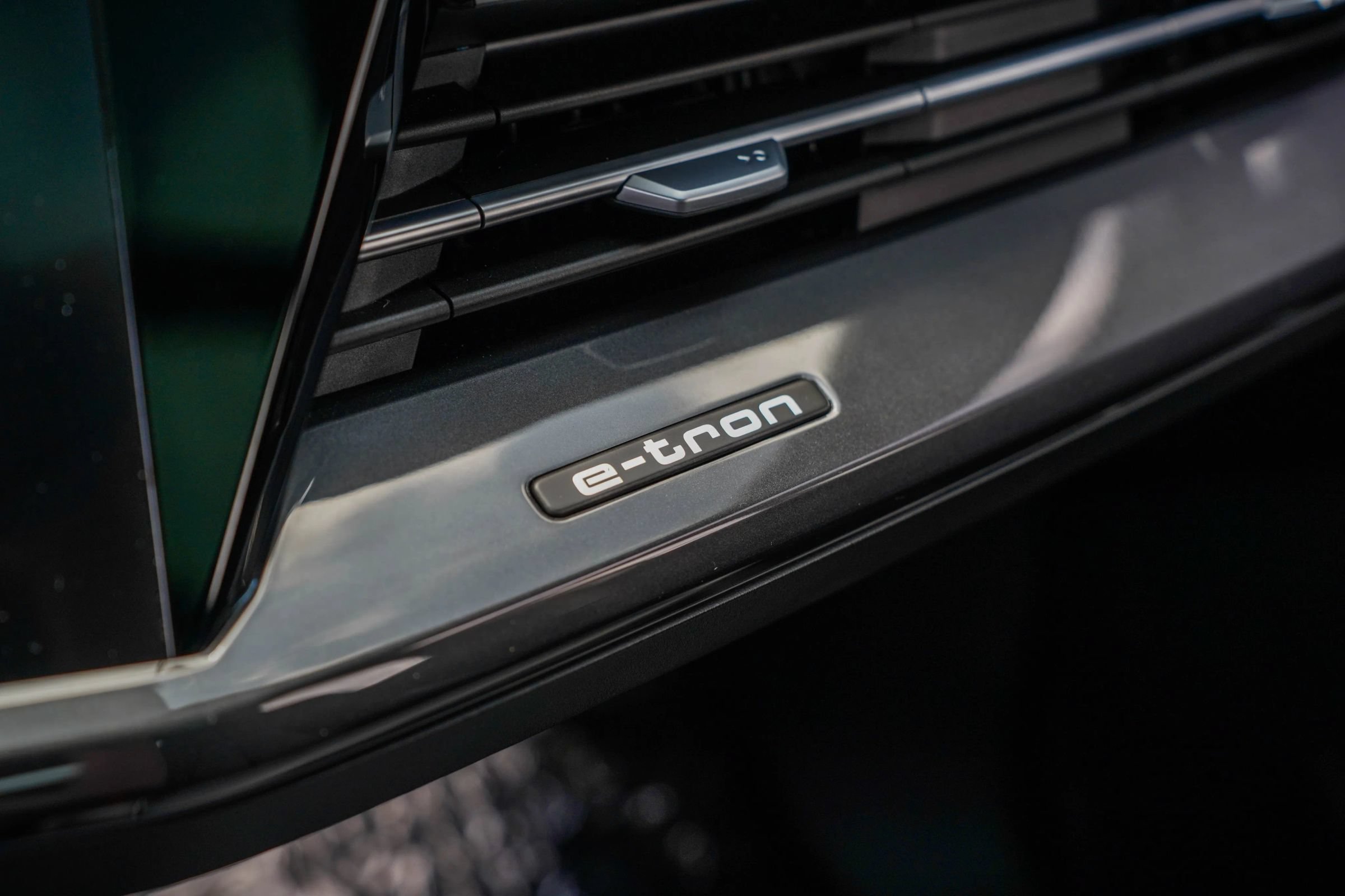 Used 2022 Audi Q4 e-tron Premium Plus AWD/4WD image 24