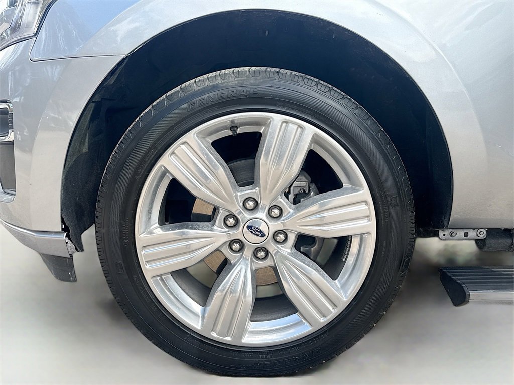 Used 2023 Ford Expedition Platinum image 34