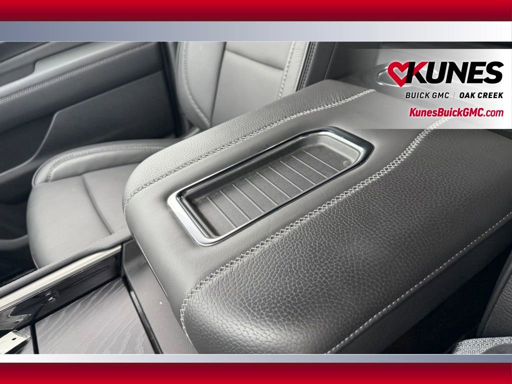 Used 2024 GMC Yukon Denali w/ Advanced Technology Package AWD/4WD image 19