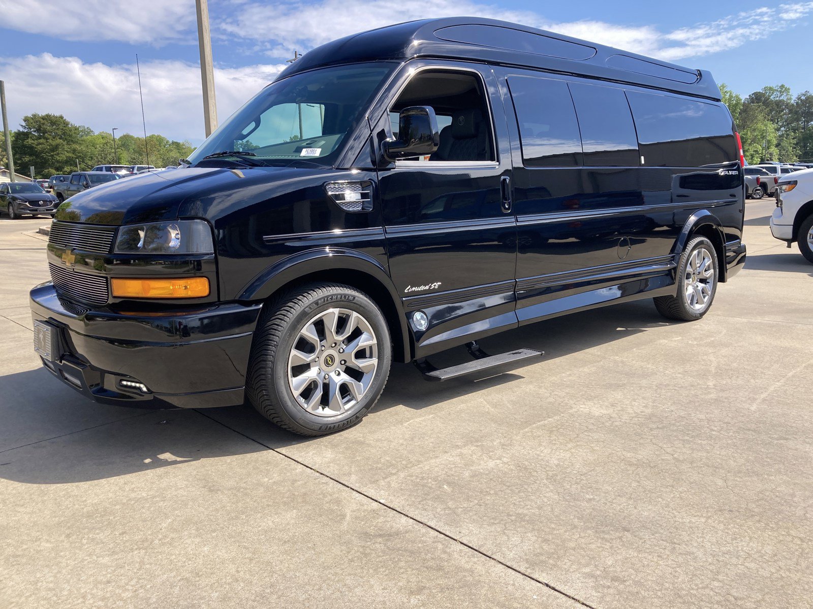 New 2026 Chevrolet Express 2500 Extended w/ Driver Convenience Package