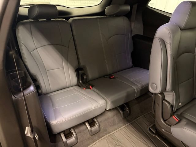 Used 2023 Buick Enclave Essence AWD/4WD image 11