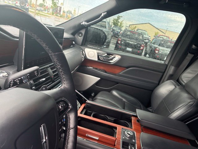 Used 2024 Lincoln Navigator Reserve AWD/4WD image 16
