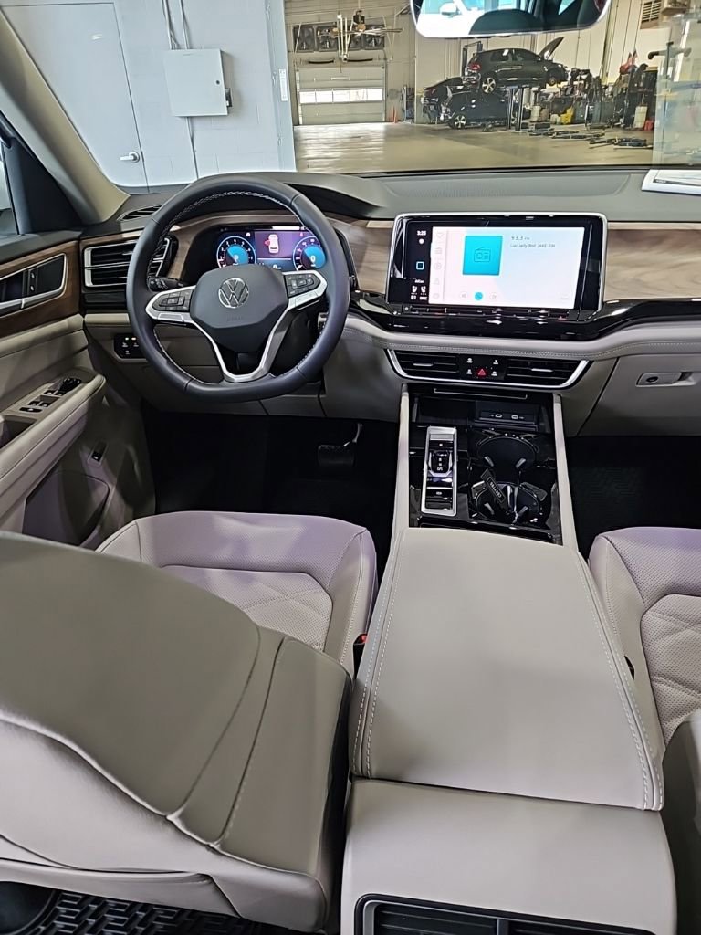 New 2026 Volkswagen Atlas SE image 28