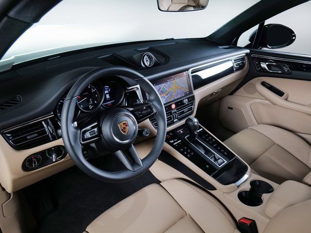 Certified 2026 Porsche Macan AWD/4WD image 19