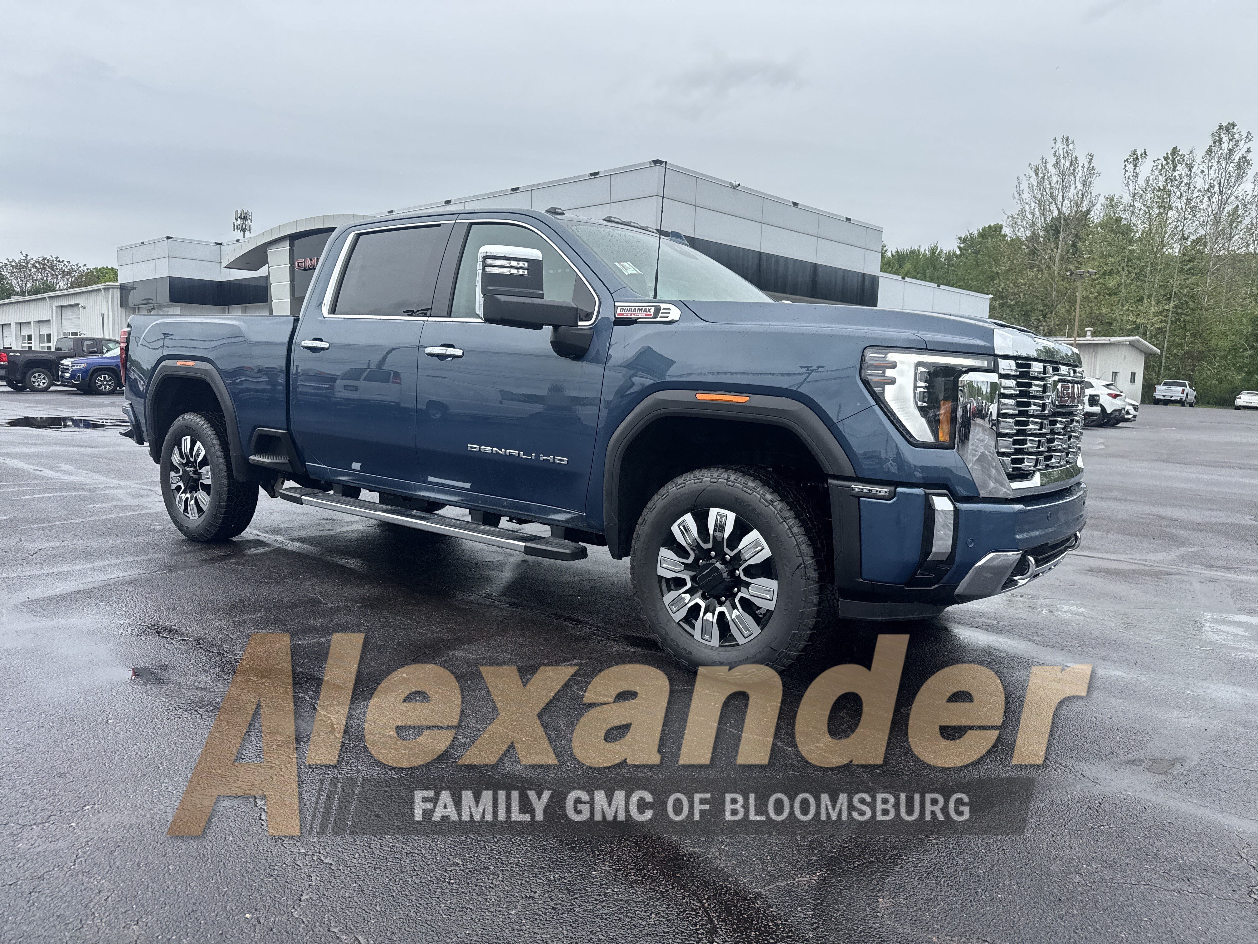 New 2026 GMC Sierra 2500 Denali w/ Denali Reserve Package AWD/4WD image 1