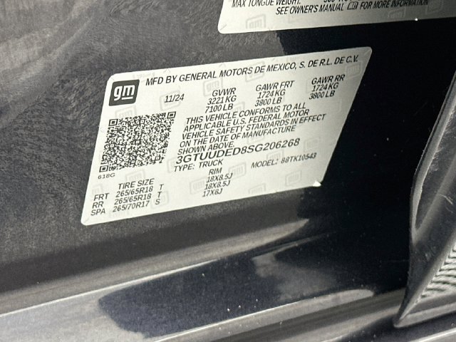 Used 2025 GMC Sierra 1500 SLT AWD/4WD image 36