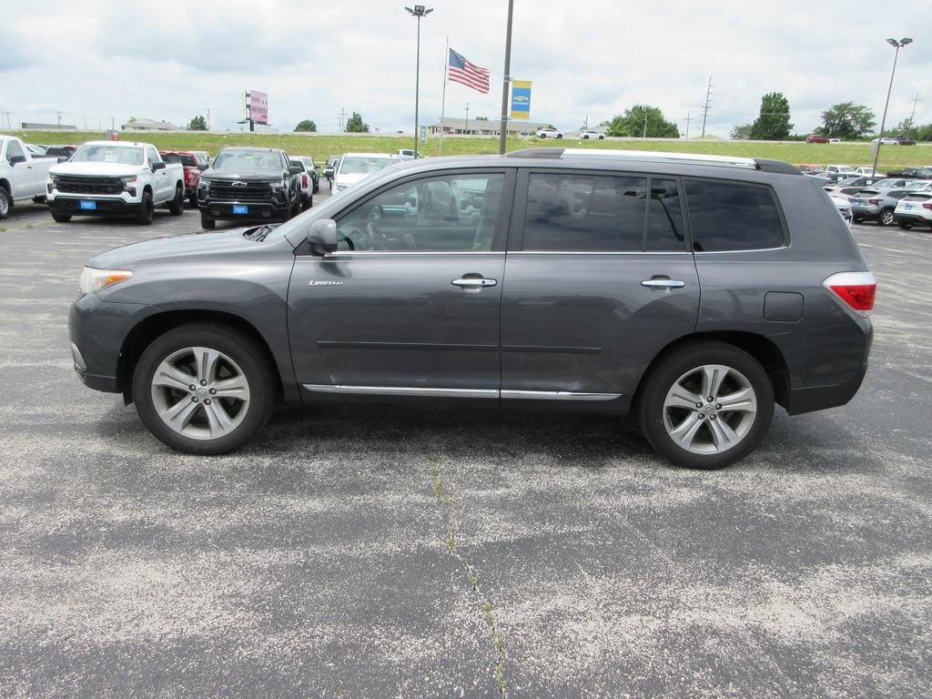 Used 2011 Toyota Highlander Limited w/ Tow Pkg AWD/4WD video 2