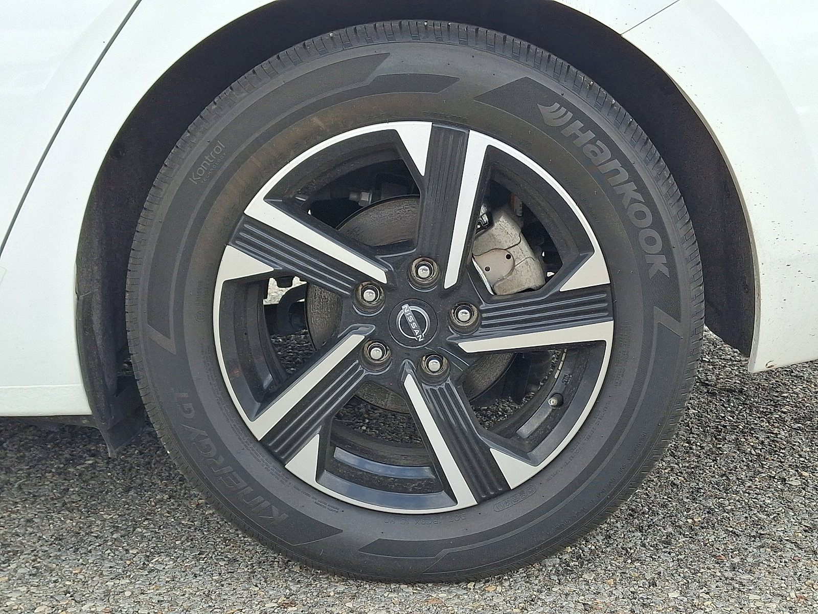 Used 2025 Nissan Sentra SV image 9