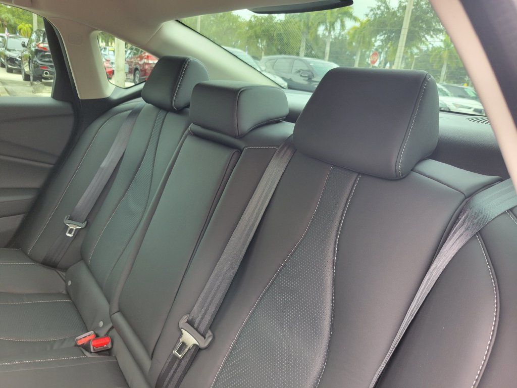 Used 2025 Acura TLX w/ Technology Package FWD image 12