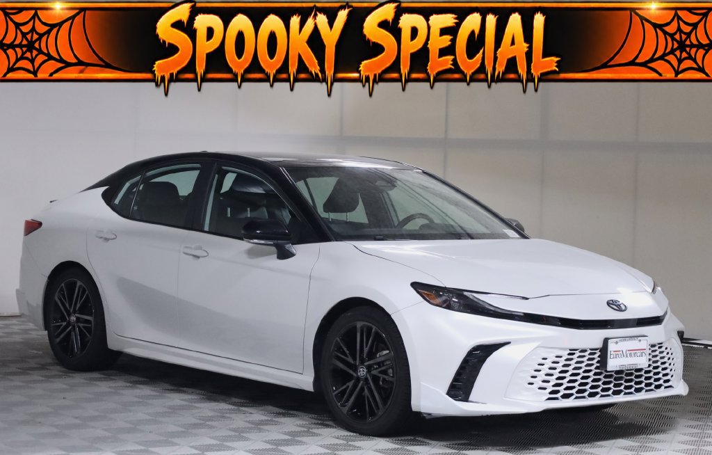 Used 2025 Toyota Camry XSE FWD image 1