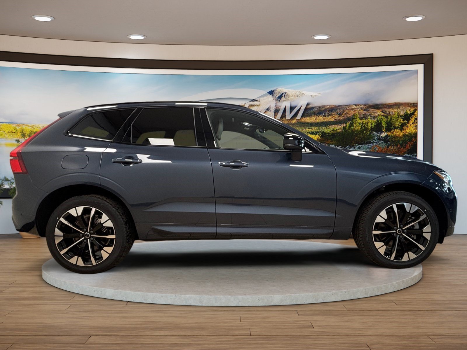 New 2026 Volvo XC60 T8 Plus w/ Climate Package AWD/4WD image 4