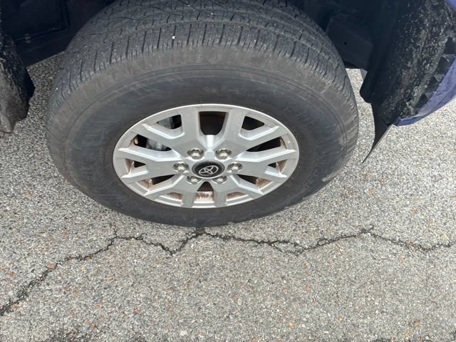 Used 2025 Toyota Tacoma SR5 RWD image 34