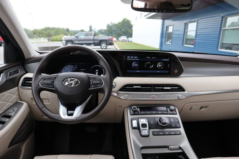 Used 2020 Hyundai Palisade Limited image 11