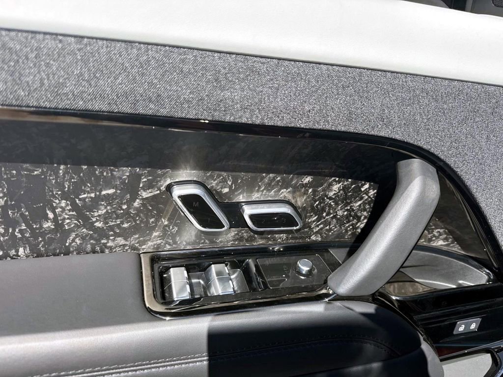New 2025 Land Rover Range Rover Sport Dynamic SE image 17