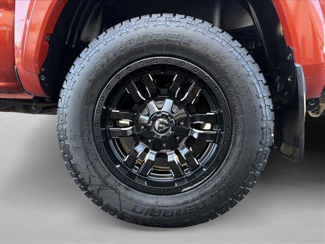 Used 2017 Toyota Tacoma TRD Sport w/ Tow Package (A/T) image 9