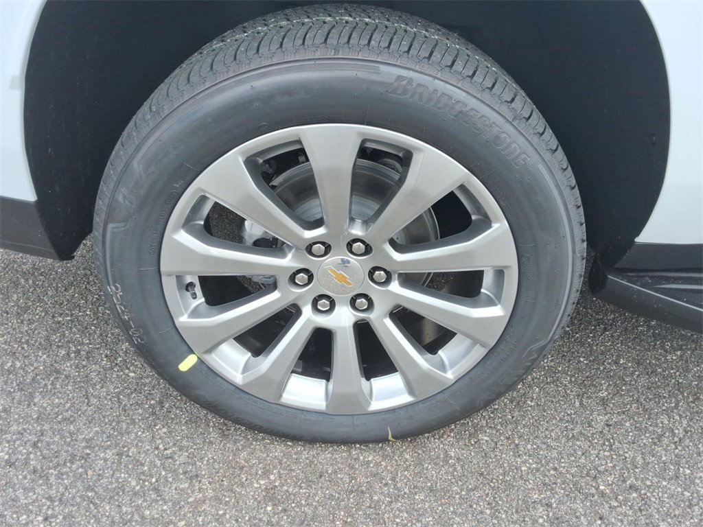 New 2026 Chevrolet Suburban Premier image 13