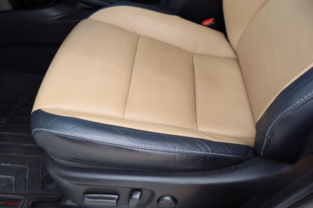 Used 2018 Toyota RAV4 Limited w/ Advanced Technology Package image 19