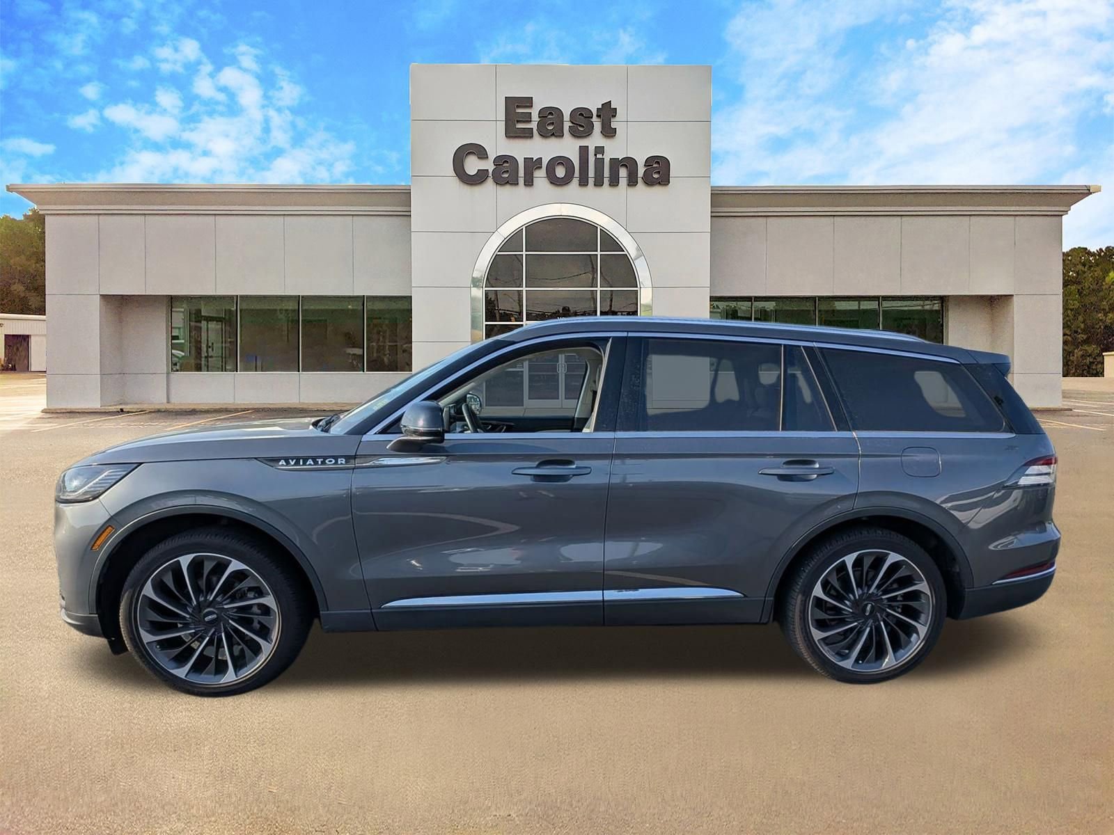 Used 2025 Lincoln Aviator Reserve w/ Equipment Group 201A AWD/4WD image 6