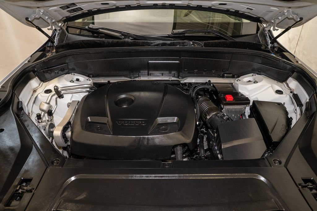 Used 2019 Volvo XC90 T6 Momentum w/ Protection Package Premier image 20