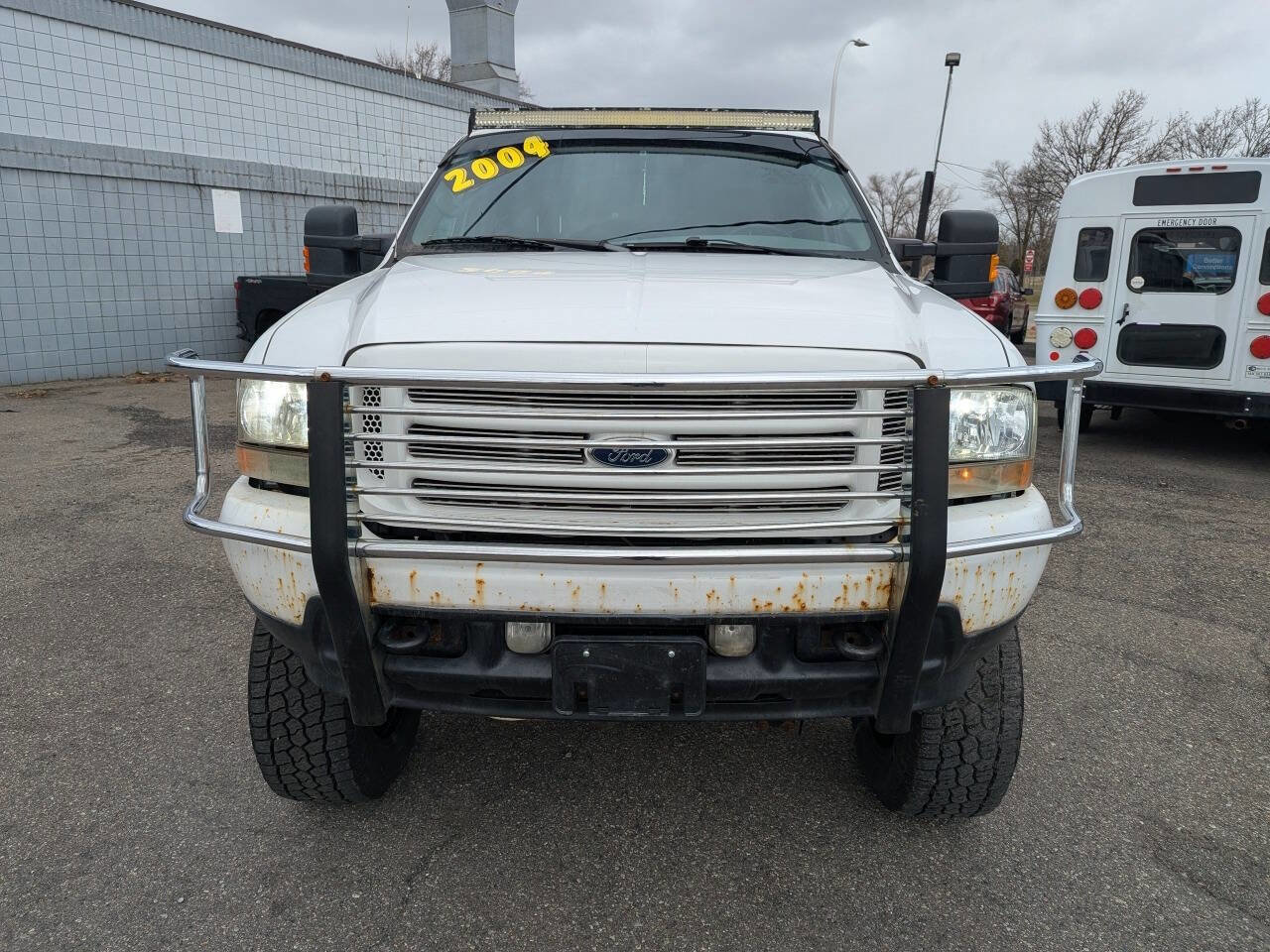 Used 2004 Ford F250 XLT image 2
